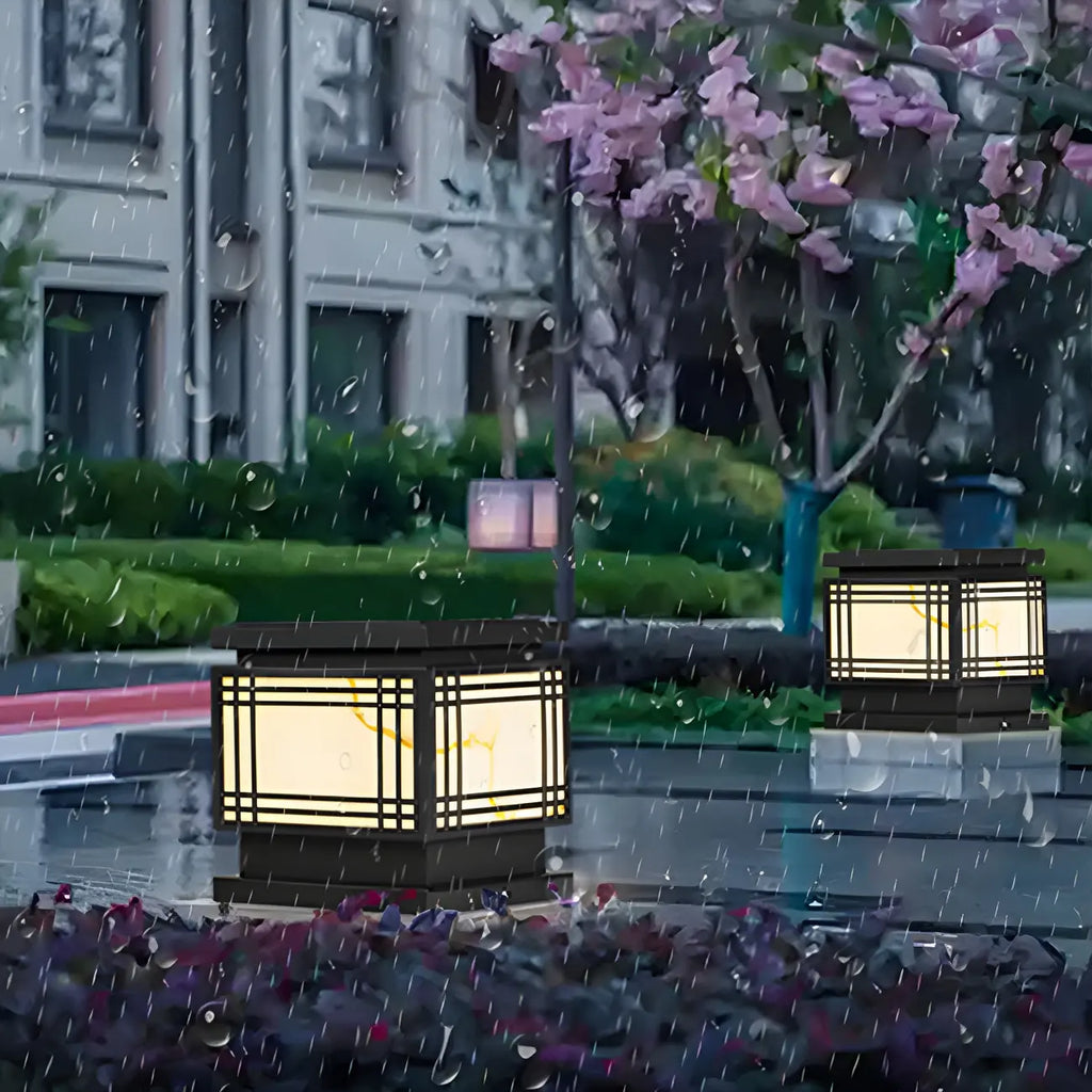 Lampes solaires rectangulaires noires en métal pour poteaux d'extérieur
