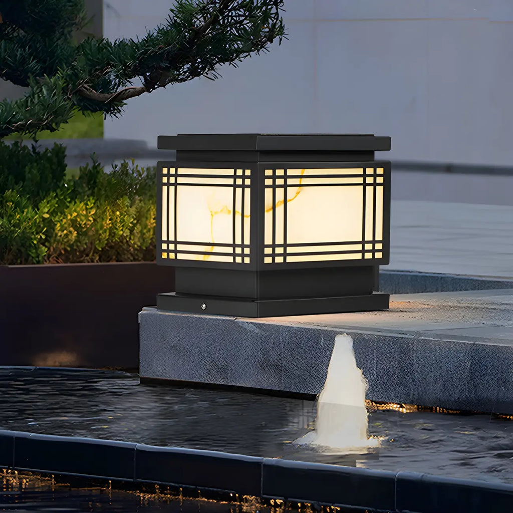 Lampes solaires rectangulaires noires en métal pour poteaux d'extérieur