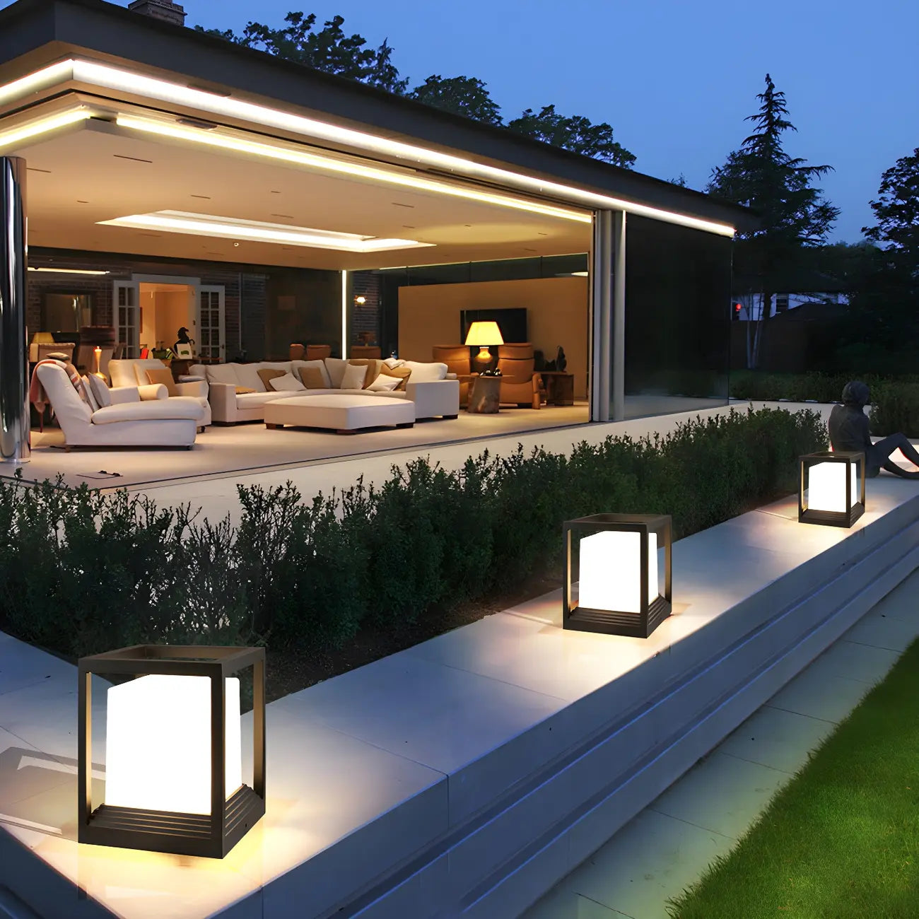 Support de poteau lumineux ouvert en métal noir avec abat-jour blanc