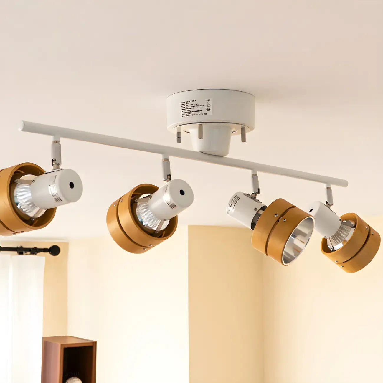 Projecteur sur rail LED moderne à 4 lampes, à intensité variable et tête orientable