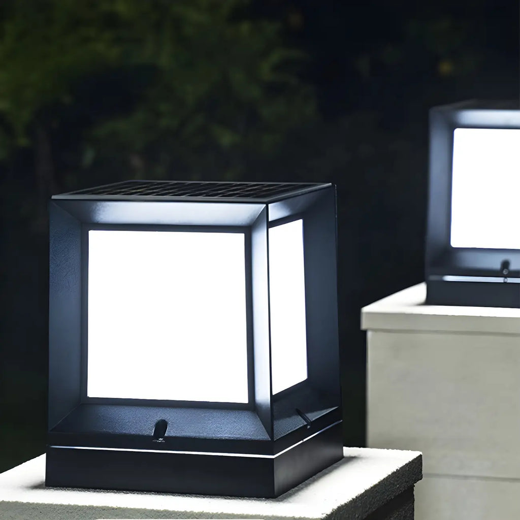 Lampes solaires LED tricolores noires pour poteaux d'extérieur