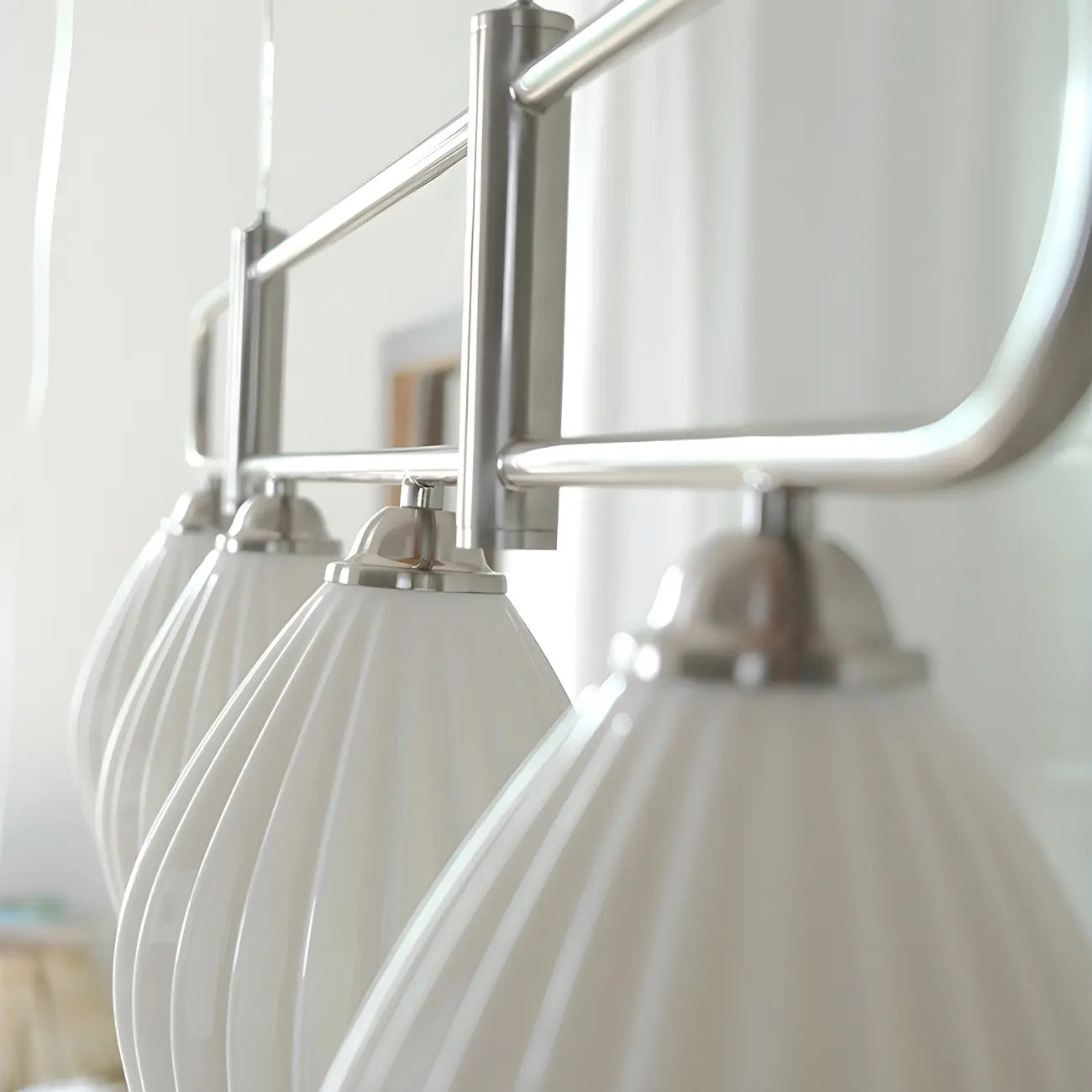 Suspension îlot moderne et simple en céramique à plusieurs lumières