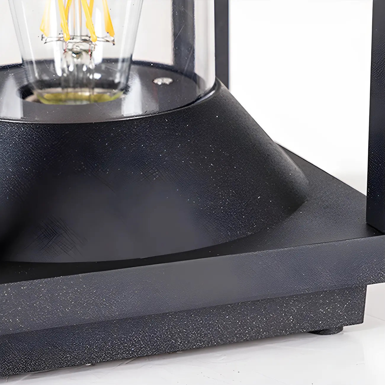 Lampes solaires verticales rectangulaires en métal noir pour poteaux extérieurs