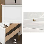 Commode moderne en bois blanc avec poignées dorées