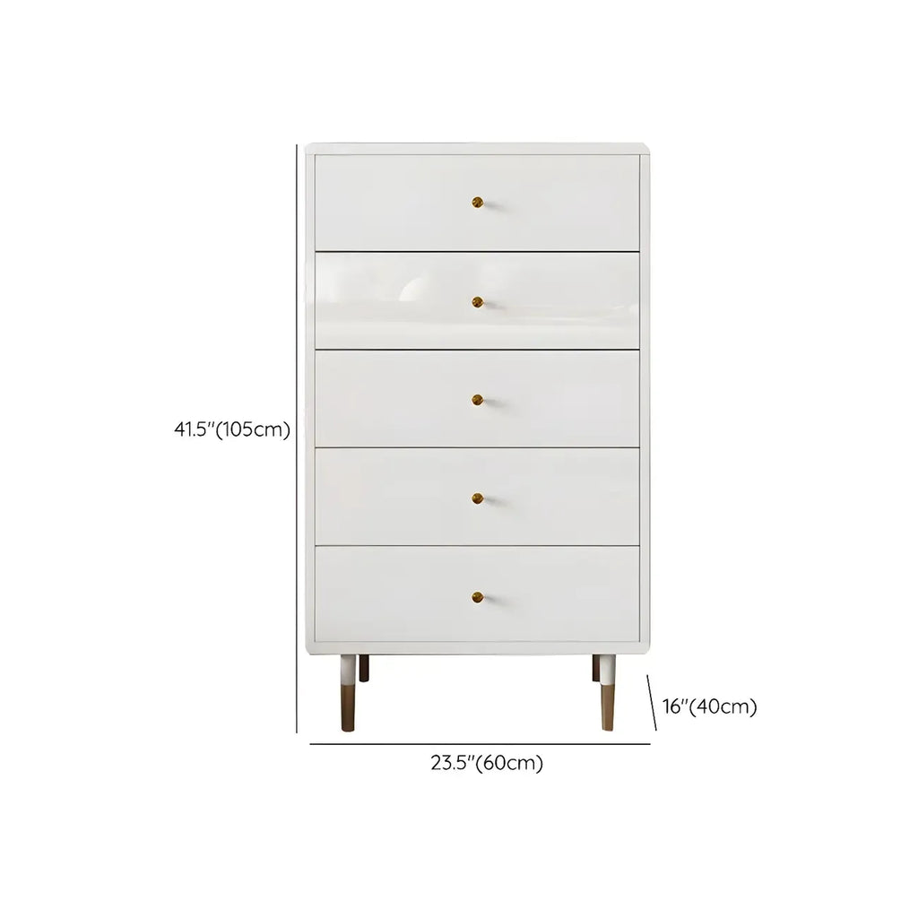 Commode moderne en bois blanc avec poignées dorées