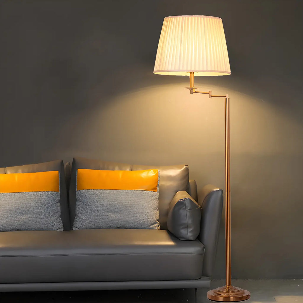 Lampadaire moderne à bras articulé en laiton avec abat-jour cylindrique en tissu